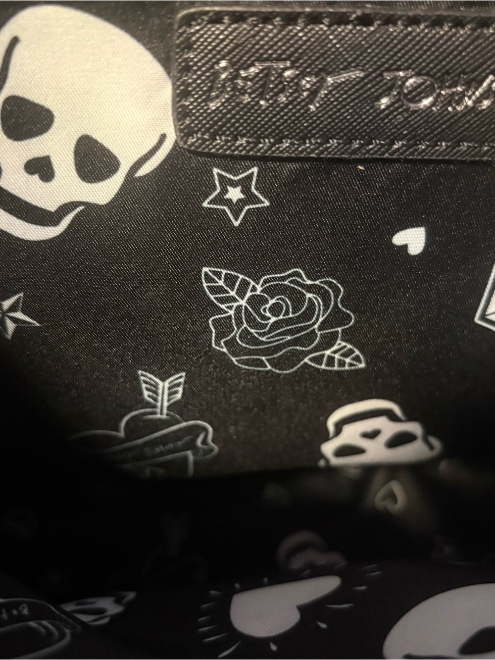 π Betsey Johnson Black Embossed Skull Tote & Pouch Set π - Picture 7 of 11